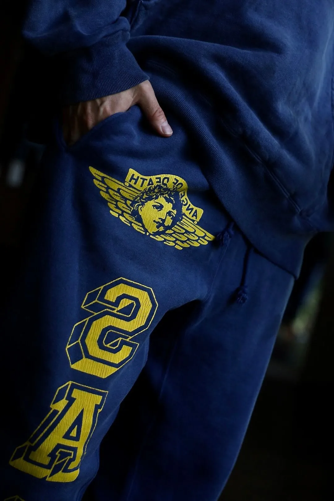 SAINT M×××××× ANGEL SWEATER PANTS/NAVY Angel Reborn Blue Sweatpants Washed Blue S-XL Assute Garment Dyeing Full Clothes Water Fading Dirty and Distressed New Vintage Ceiling God Cut Original Same Style